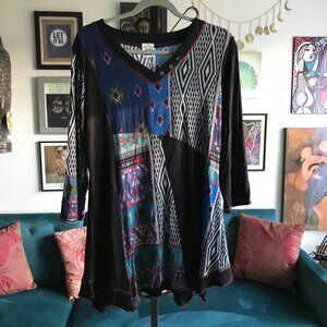 PARSLEY & SAGE size L Black & Blue Ethnic Inspired Print Artsy Stretch Tunic Top